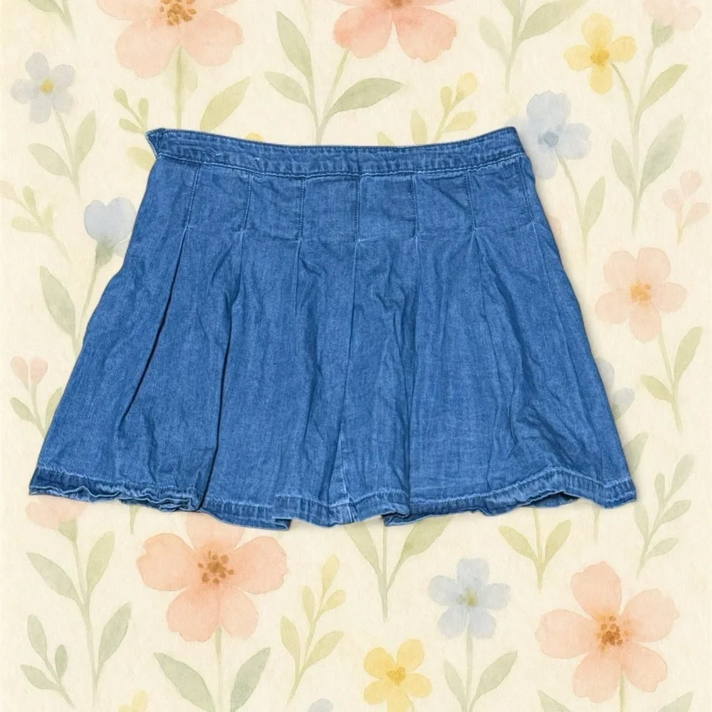 American Eagle Chambray Mini Skirt Size 8 Blue Pleated Skort Denim Look - Picture 3 of 4